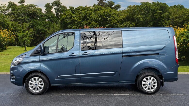 Ford Transit Custom 300 L2 Diesel Fwd 2.0 EcoBlue 130ps Low Roof D/Cab Limited Van